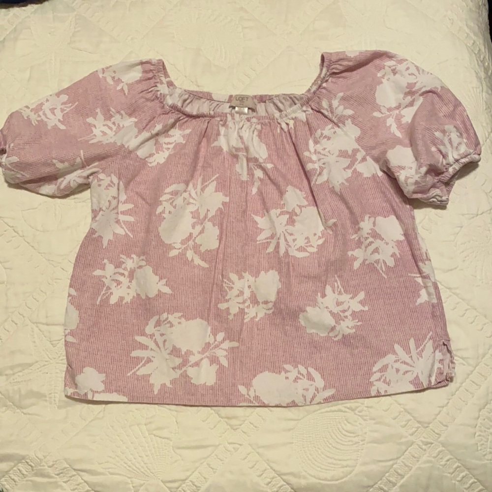 Adorable pink and white LOFT top!